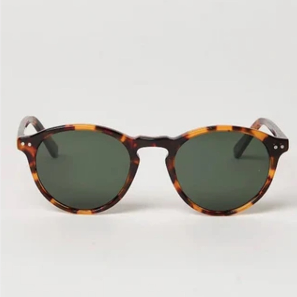 J McLaughlin Bartleby Tortoiseshell Round Women's Sunglasses with Green Lens - Picture 2 of 5